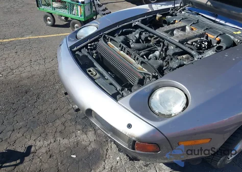 1987 Porsche 928 S z USA, uszkodzony, nr VIN WP0JB0921HS861075